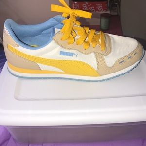 Puma women’s size 9.. very comfy and bright